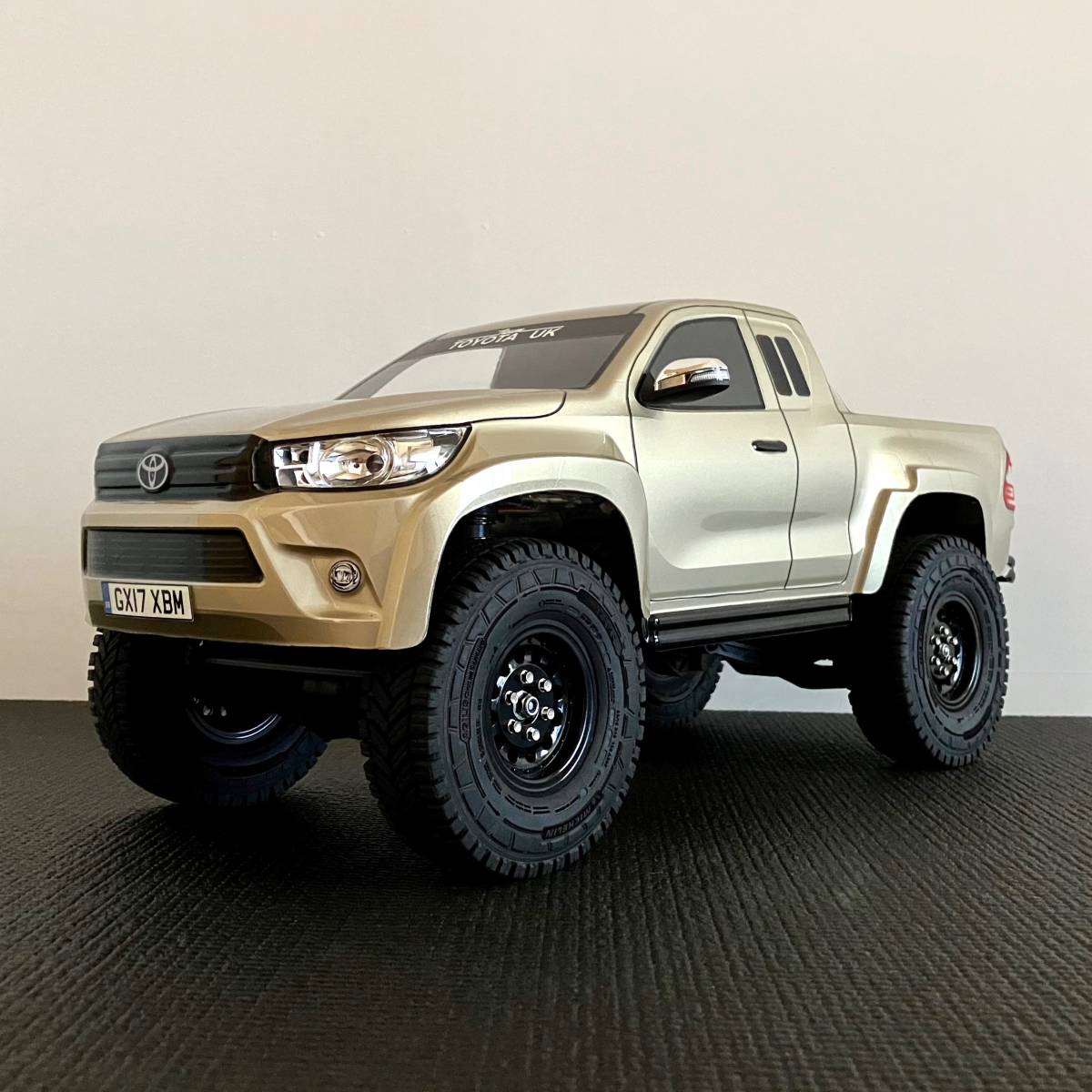 タミヤ TAMIYA トヨタハイラックス エクストラキャブ 1/10 タミヤ1/10