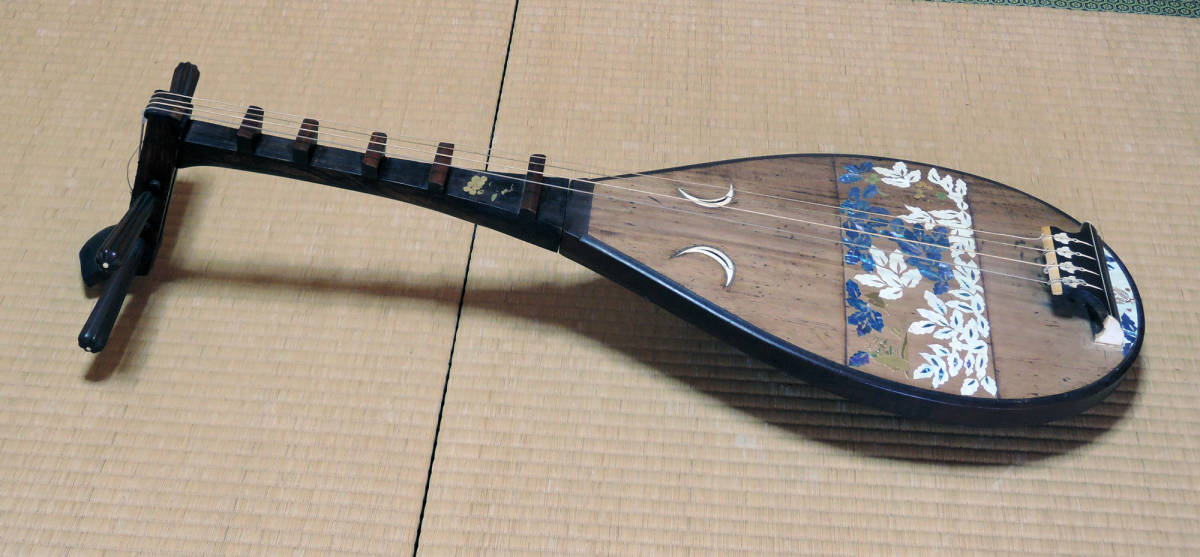 こ*こ様 筑前琵琶 4弦 バチ付き こ*こ様 筑前琵琶 4弦 バチ付き こ*こ