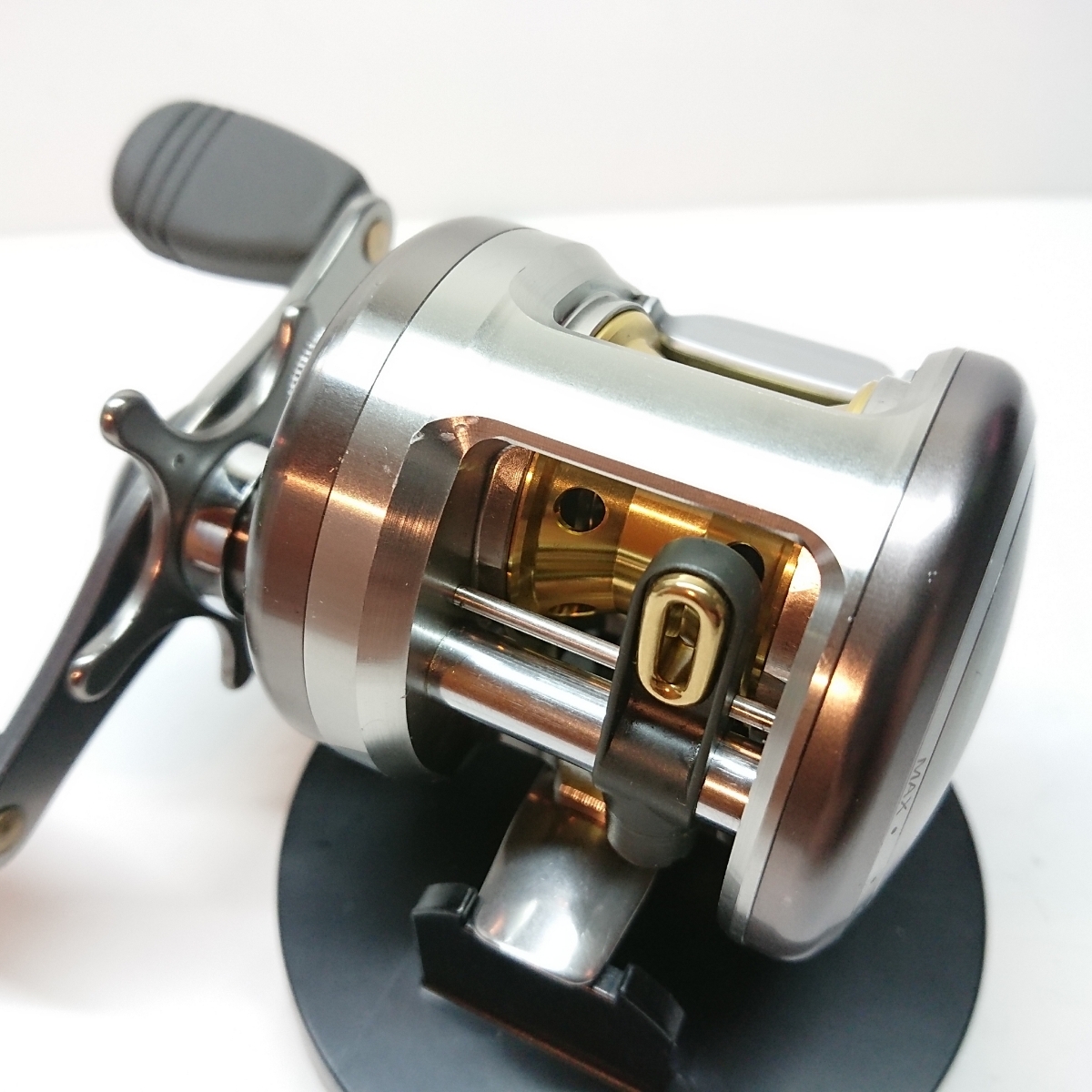 DAIWA ミリオネア CV-Z 203 Club М外調整マグダイアル付き DAIWA
