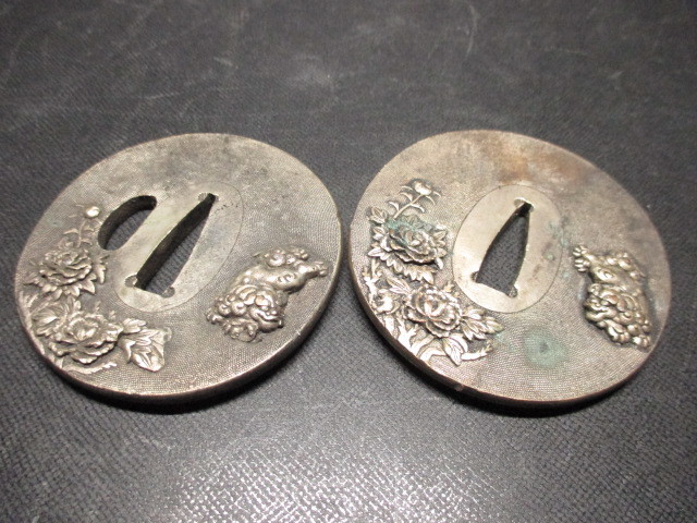 史】 鍔 唐獅子牡丹の図 在銘 英光花押 高彫 白銅 刀装具の落札情報