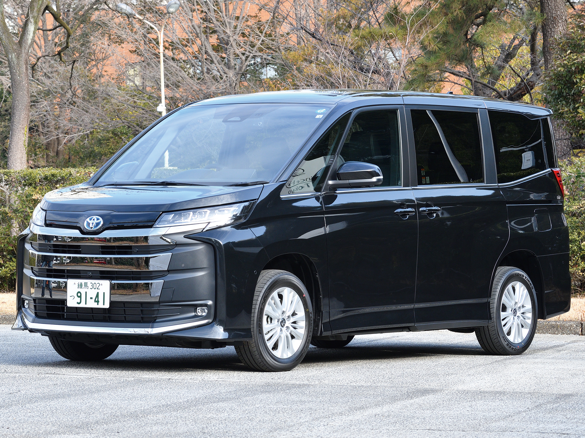 トヨタ ノア X 新車 キャンピングカー ホワイトハウスキャンパーの