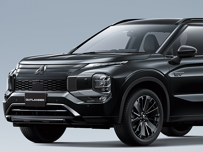 アウトランダーPHEV（三菱）P（2022年10月）｜カタログから中古車