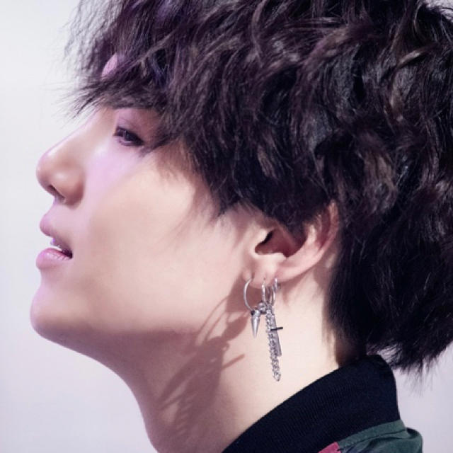 防弾少年団(BTS) - BTS ユンギ FAKE LOVE mv ピアスセットの通販 by