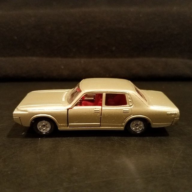 デッドストック、傑作☆トミカ トヨタ ニュークラウン No.32-1 黒箱の