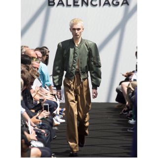 BALENCIAGA（チノパン）のフリマアイテム一覧