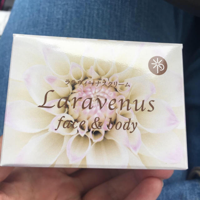ララヴィーナスクリームの通販 by ゆいたむ's shop｜ラクマ