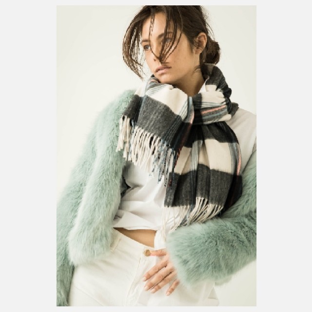 リナの車窓から様 美品 アソースメレ カシミヤ100% 大判ストール