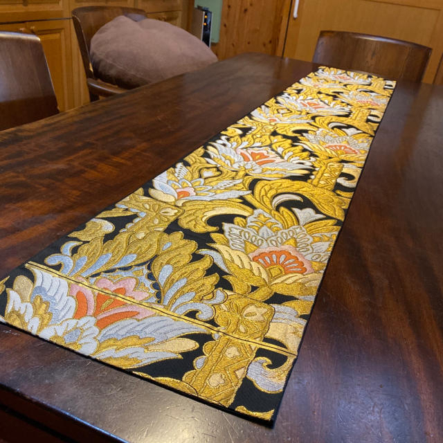 ◼︎42◼︎豪華な金糸の帯 テーブルランナー(160cm)【帯リメイク】の
