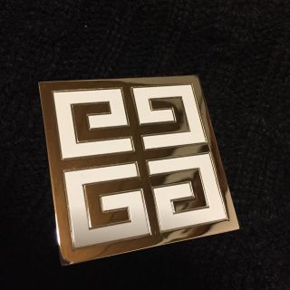 GIVENCHY - ジバンシー コンパクトミラーの通販 by snow's shop