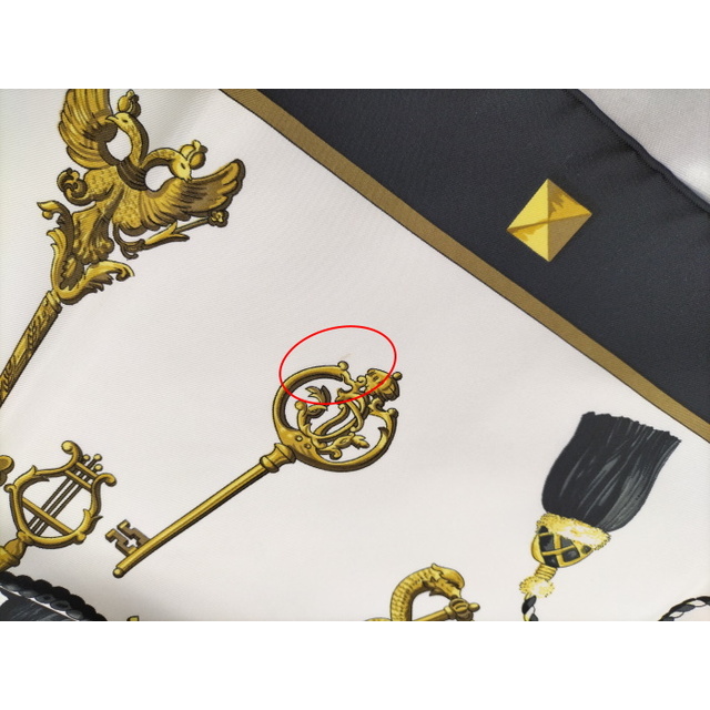 美品 HERMÈS 鍵モチーフ シルクスカーフ HERMES鍵モチーフ シルク