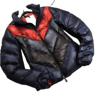 MONCLER（ダウンジャケット ・ シルバー/銀色系）のフリマアイテム一覧
