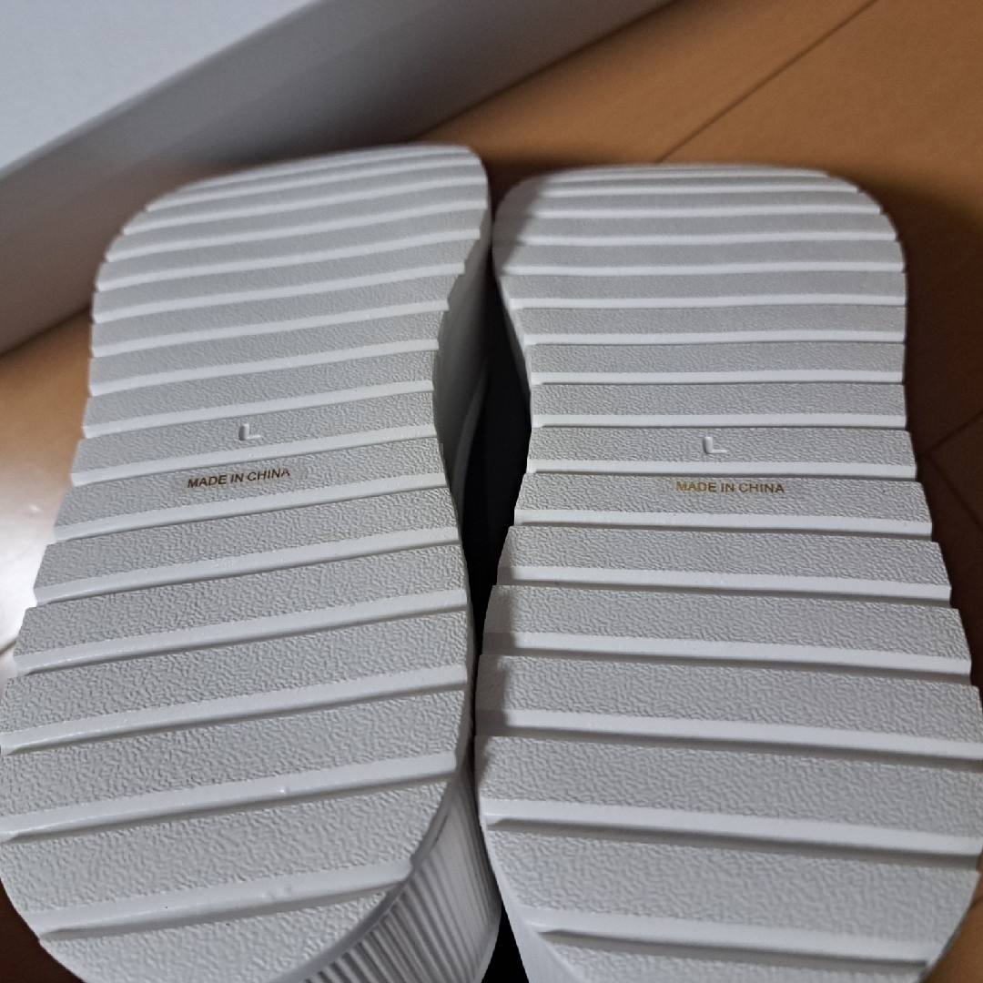 鈴木亜美さん プラットフォームハイカットスニーカー｜プロデュースの