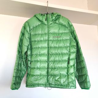 mont bell（ダウンジャケット ・ グリーン・カーキ/緑色系）のフリマ