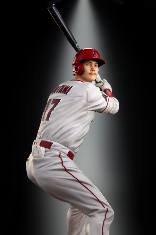 大谷翔平選手プレミアムフィギュア「投」「打」2体セット【@Loppi・HMV