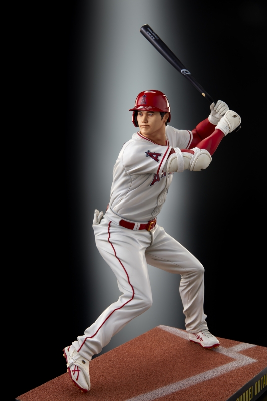 大谷翔平 プレミアムフィギュア（投)（打）セット！ サイン入り