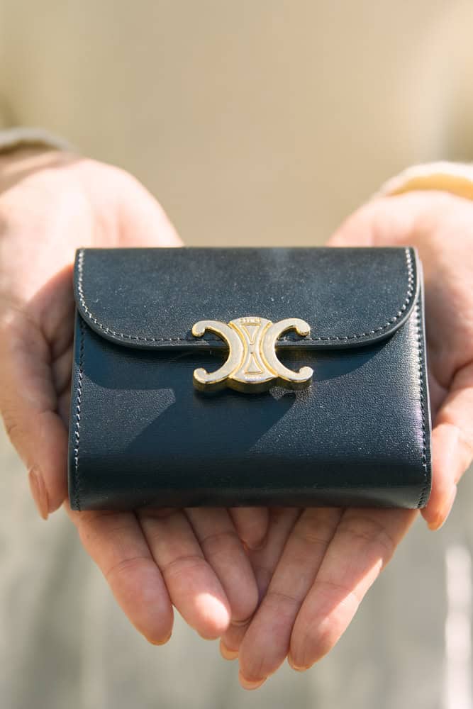 シャネル、エルメスetc…】40代オシャレ読者がリアルに使ってる黒財布