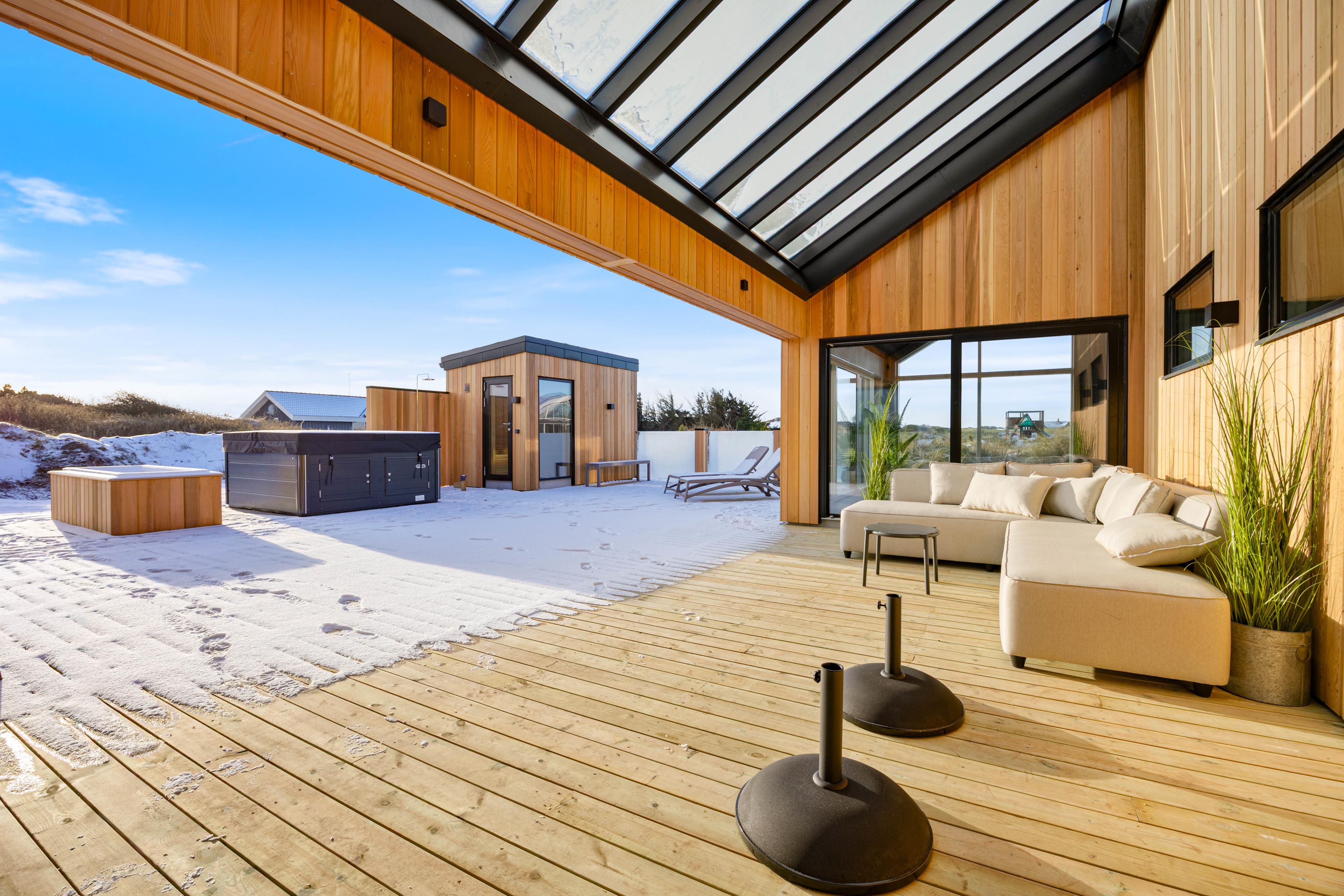 Modernes Ferienhaus mit Pool, Aussensauna und Aktivitätsraum