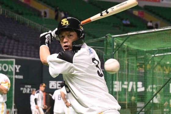 ソフトバンクでフェイスガードブーム到来!? 松田「今風やから」 | 野球