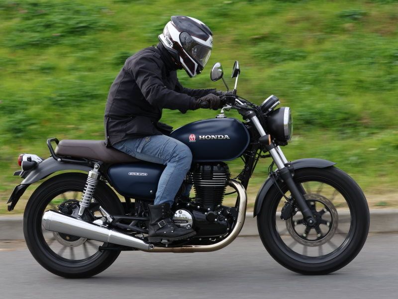 GB350をもっと「気持ちイー！」に。SP忠男製POWERBOXパイプのインプレ