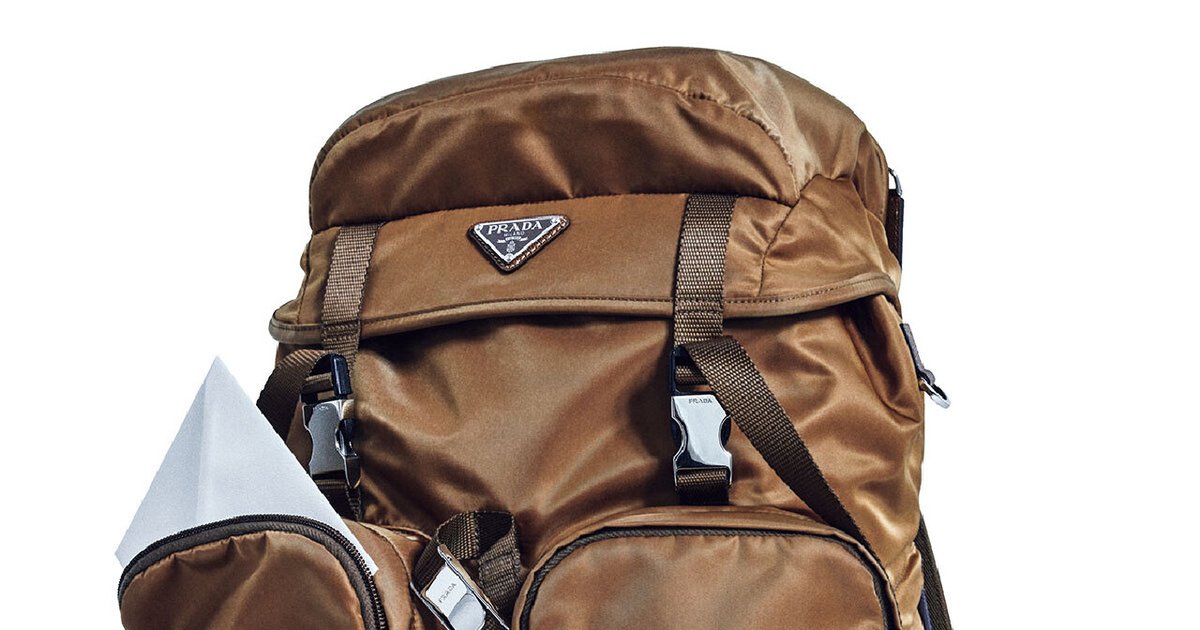 プラダのリュックでカーキに浮気。】10秒で欲しくなる、2022年「大人の
