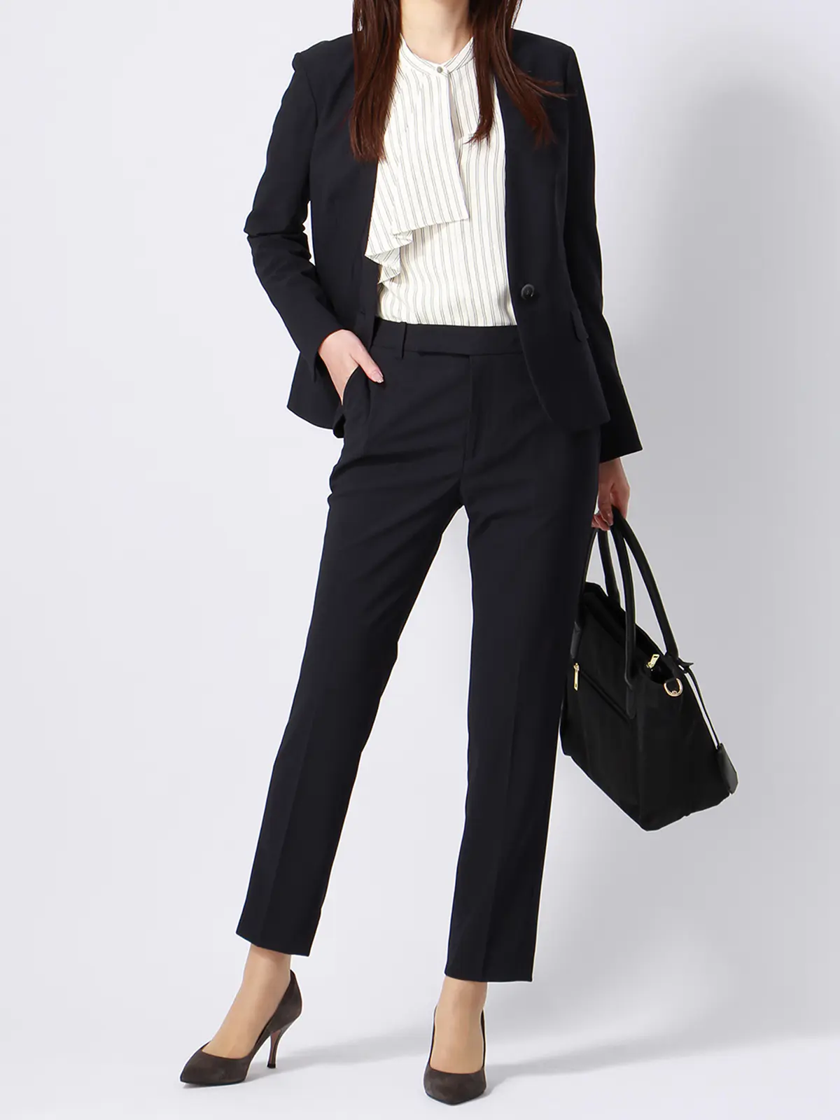 バンドカラーラッフルブラウス／8分袖／ウォッシャブル／アムンゼン