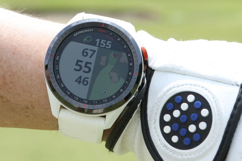 街でもイケるゴルフウォッチ！ ガーミン「Approach S62」の進化がスゴ