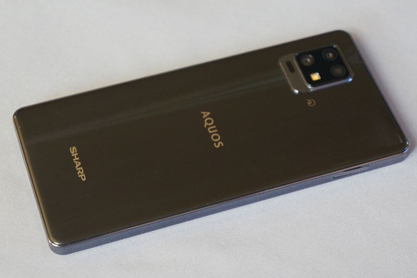 約146gの軽さで機能性も十分！ シャープ「AQUOS zero6」レビュー