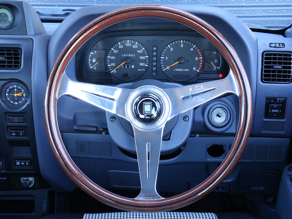 ナルディ ウッドステアリング36.5Φ☆NARDI TOKYOボタンセット☆NARDI