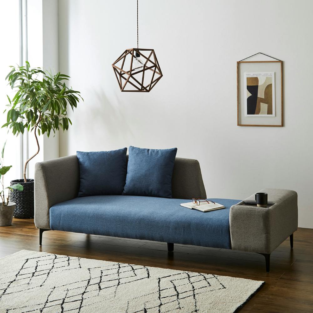 後藤家具物産 テーブル部分に2口コンセント付きのマルチソファー