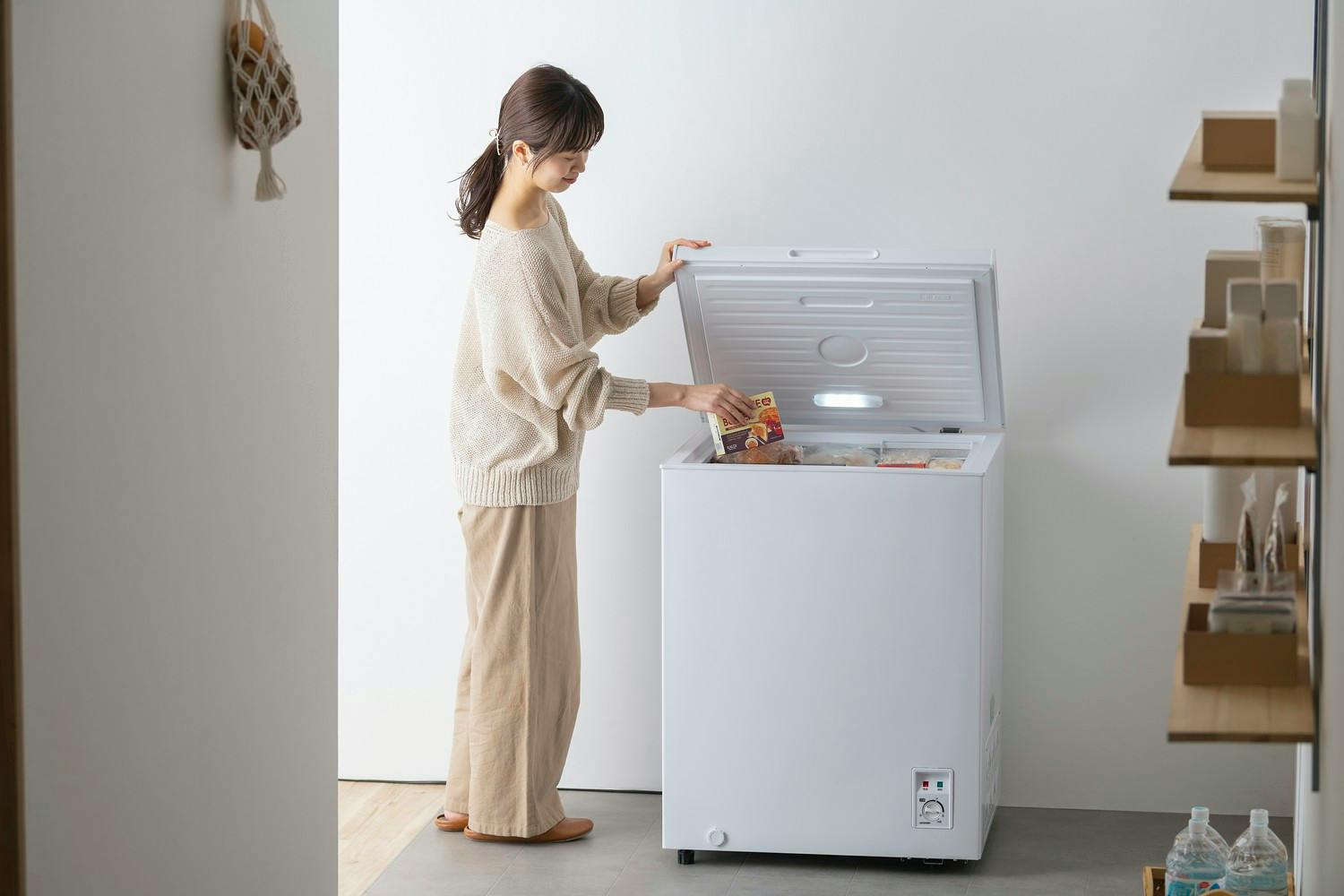アイリスオーヤマ 上開き式冷凍庫 142L ホワイト 大容量 冷凍食品