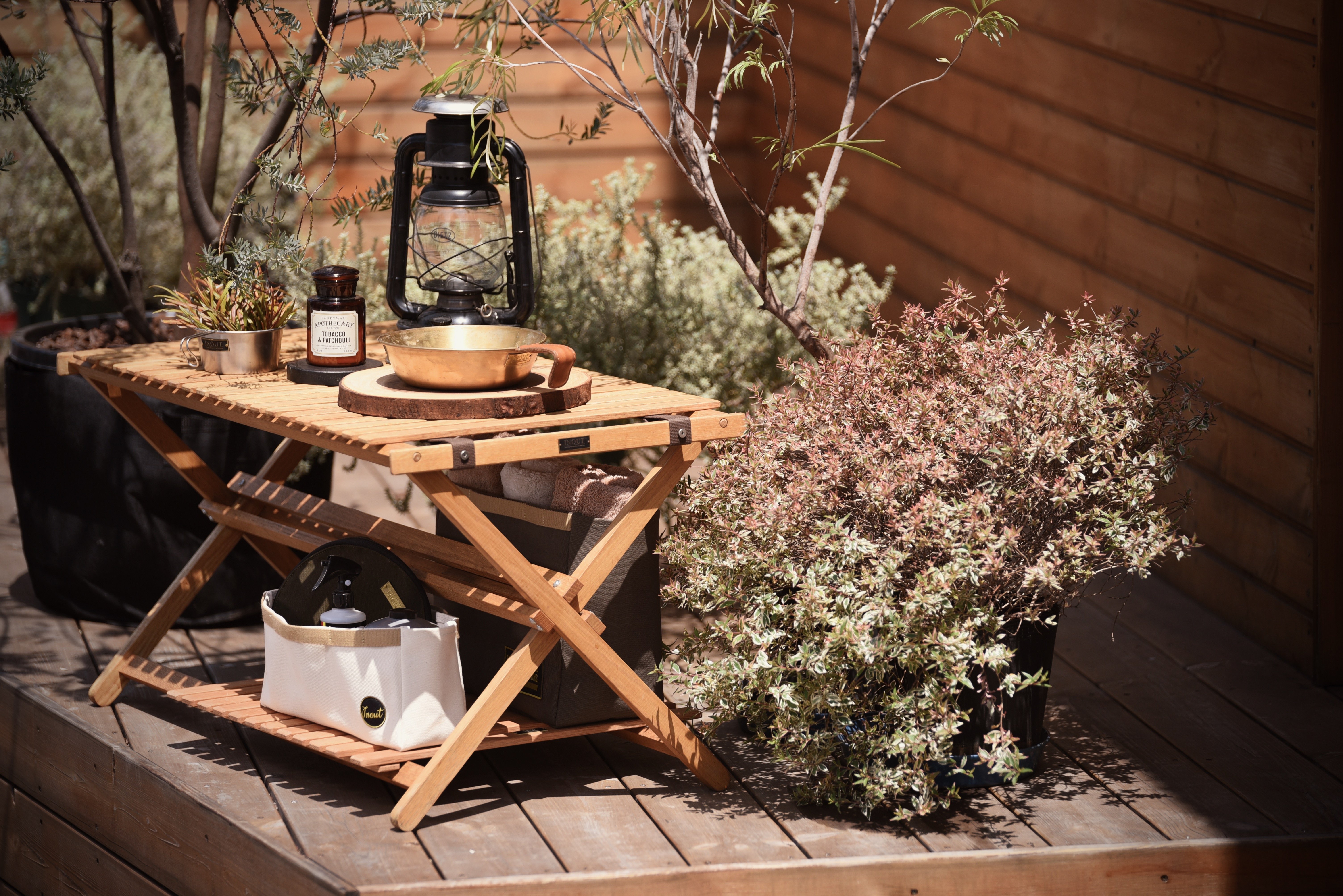 INOUT （イナウト） / TOPページ