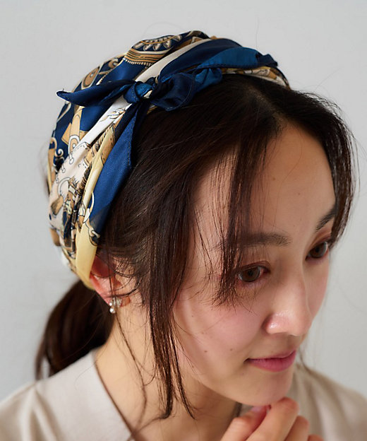 手洗い／88cm正方形】シアー素材チェーン柄スカーフ