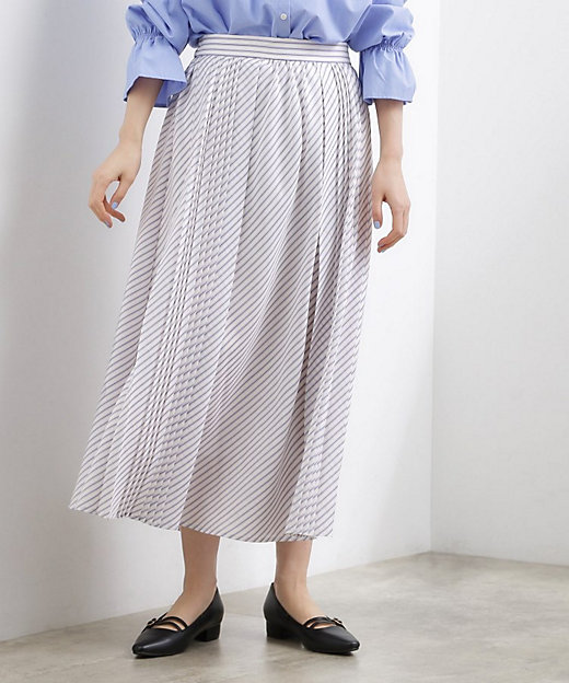 動くたびに表情が生まれる 軽やかストライププリーツスカート