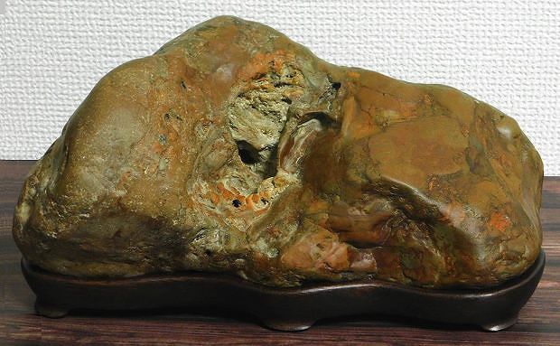 緋山酔恭「山水石美術館」 神居古潭石 (赤・黄金・碧玉・虎・五色・銀流し)
