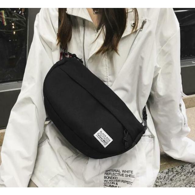 ショルダーバッグ ボディバッグ サコッシュ 斜めがけ 軽い 大きめ