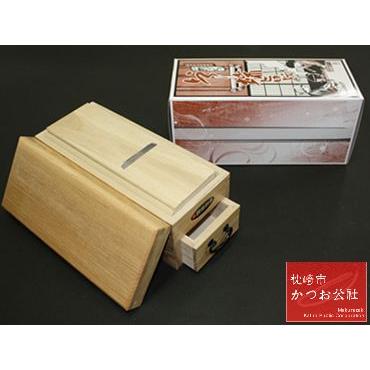 ギフト【名入れ無料】小柳産業 鰹節削り器 「いろり端」藤秀印鰹鉋刃