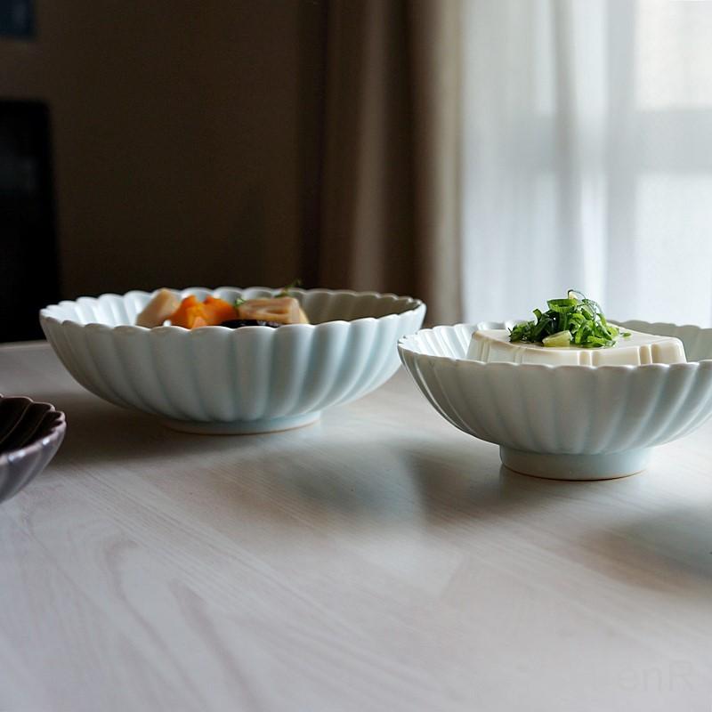 波佐見焼 皿 中鉢 浅鉢 16cm 青白 菊彫り 菊皿 洸琳窯 食器 青磁 菊花