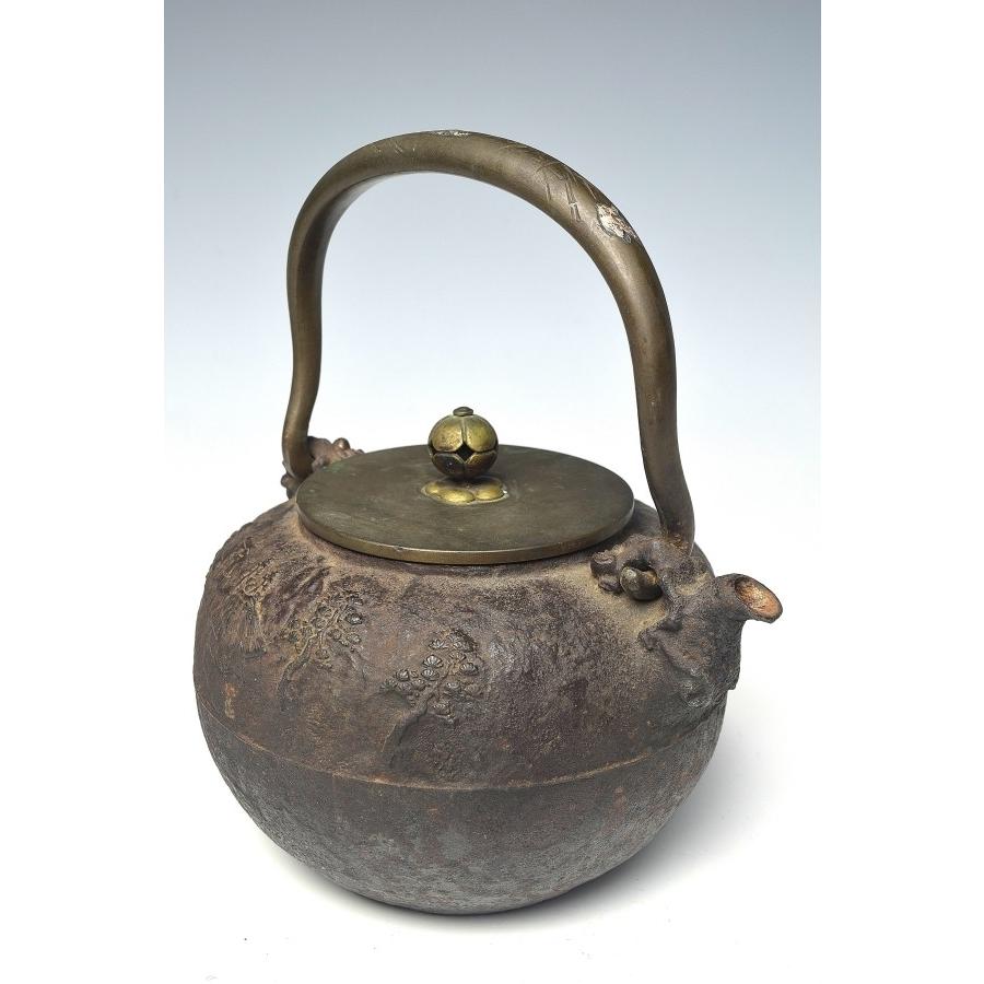 趣楽】 煎茶道具 時代 亀文堂造 持ち手象嵌獣掛け風景図鉄瓶 水漏れ