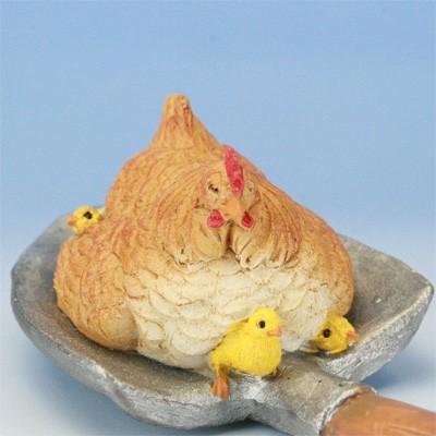 置き物 鳥 にわとり ひよこ レジン製 CHICKEN スコップ サイズ 横 21cm
