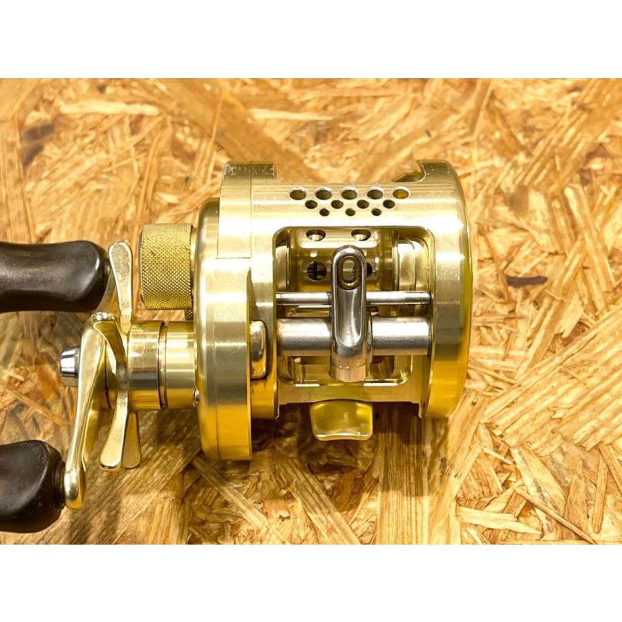 シマノ 00カルカッタコンクエスト200 右ハンドル : タックルガレージ