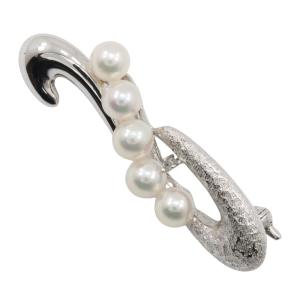 MIKIMOTO（ミキモト） リーフモチーフ ブローチ シルバー/パール【い