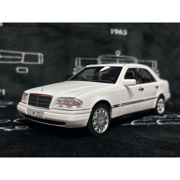 1/18 ノレブ メルセデスベンツ Bクラス W246 ミニカー ホワイト Norev