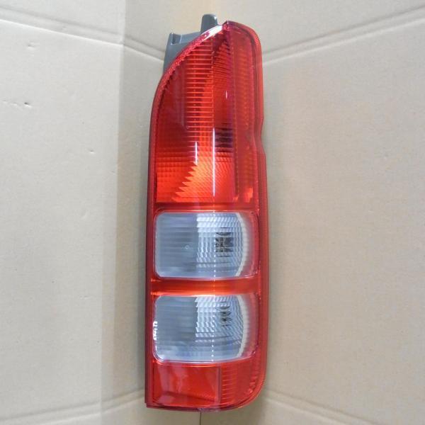 ハイエース 200系 右テールランプ 純正タイプ 社外 新品 [81550-26201