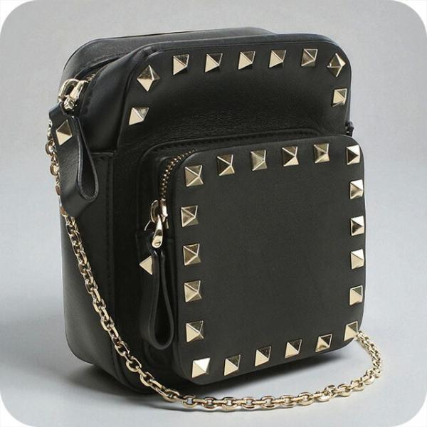 VALENTINO（ヴァレンティノ） 中古 斜め掛け ショルダーバッグ