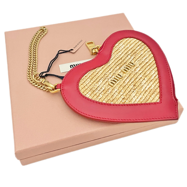 ミュウミュウ ラフィアのハート チェーンストラップ付ポーチ 赤 miu miu