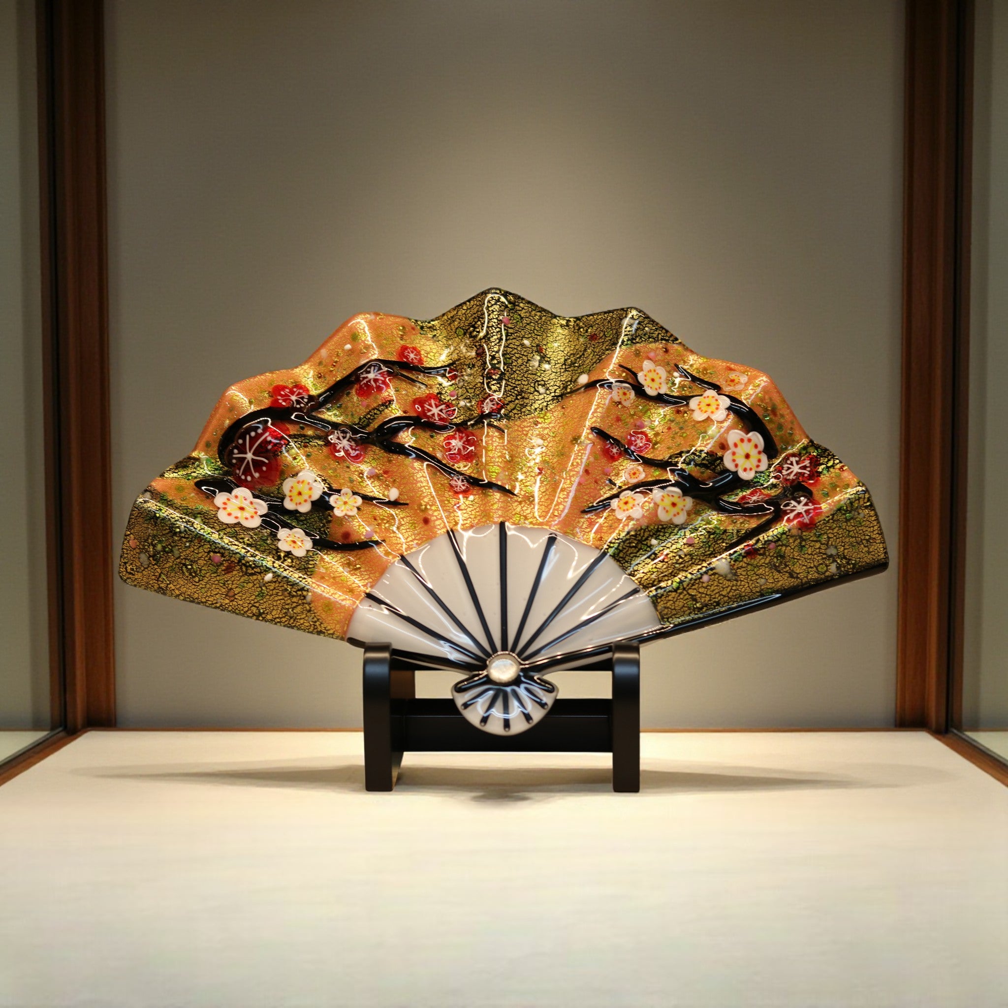 綾ガラス 置物 | 金彩象嵌 光琳 扇 大 | 砡金赤 薄黒 | グラスアート黒木