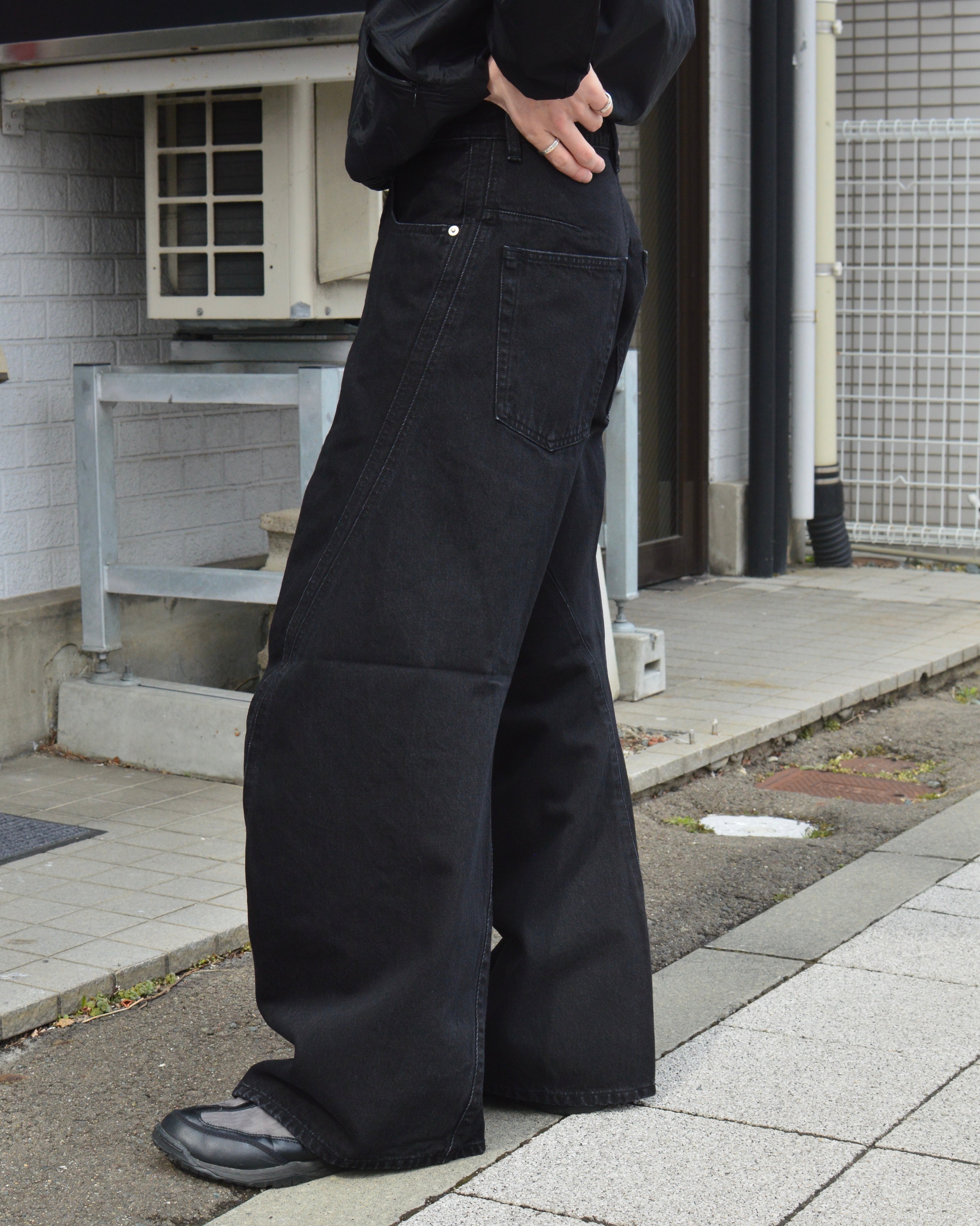 NVRFRGT / 3D TWISTED WIDE LEG JEANS – JIKAI