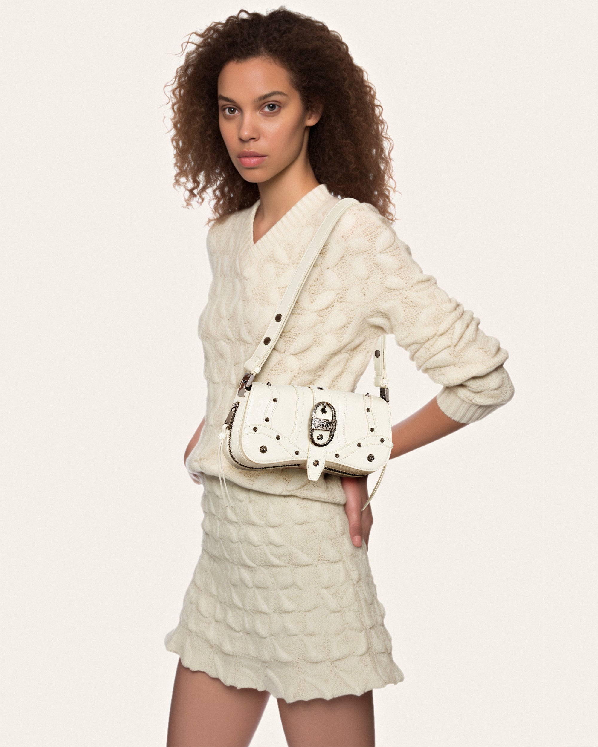 Joy エンボスショルダーバッグ - ホワイト - JW PEI Japan Official