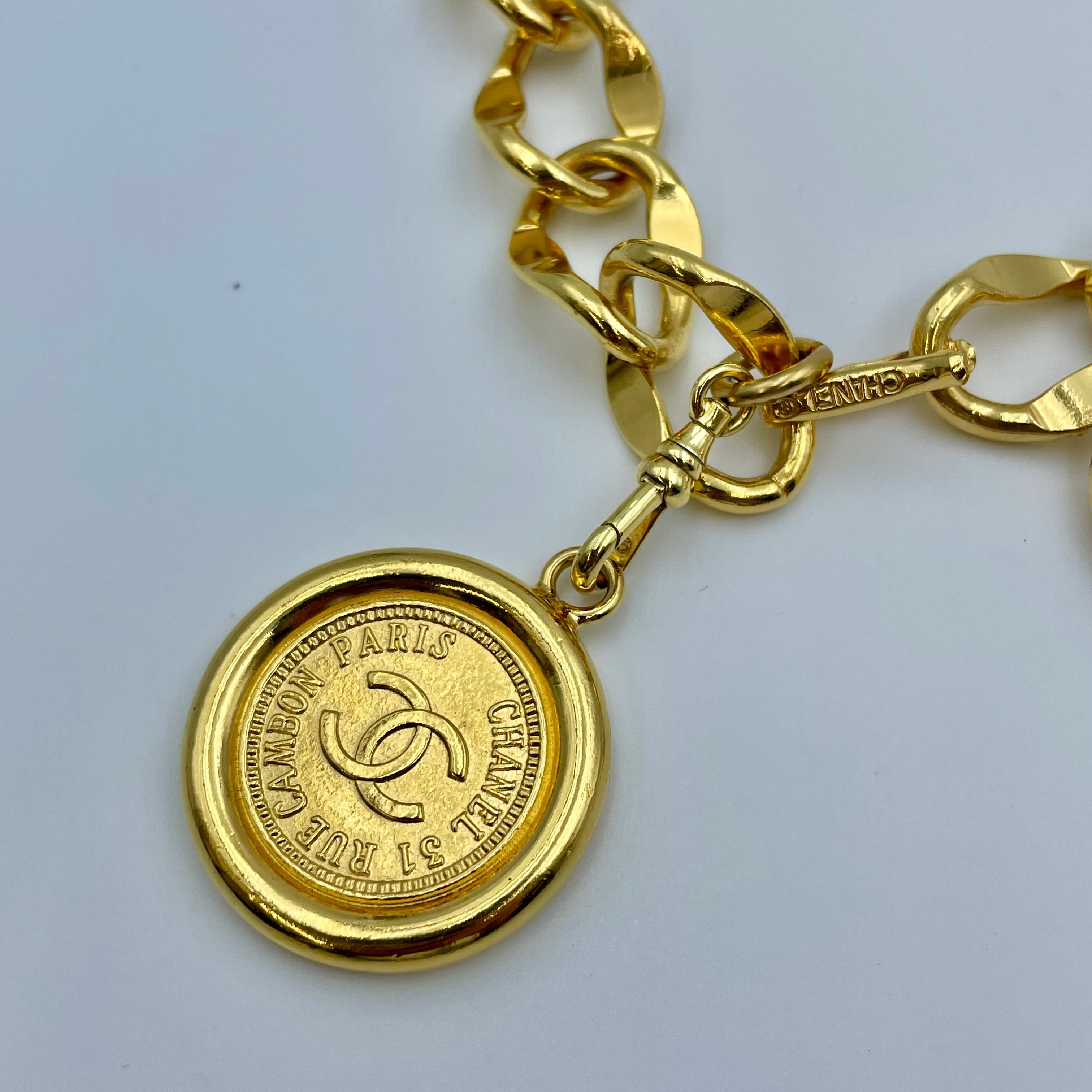 CHANEL_（シャネル）_コインモチーフ_ ゴールドメタルチェーンベルト_