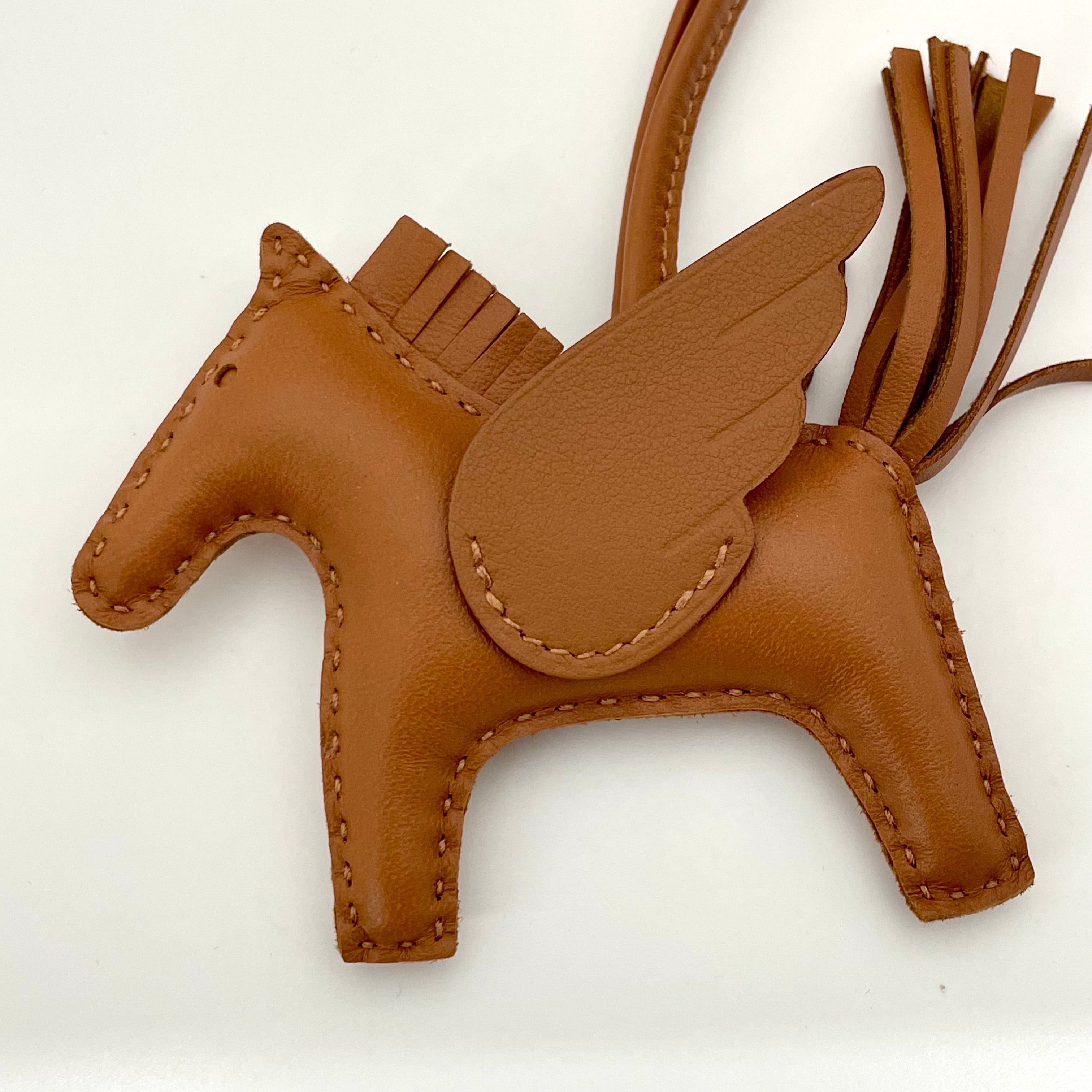 送料無料】HERMES （エルメス） ロデオ ペガサス PM チャーム ゴールド